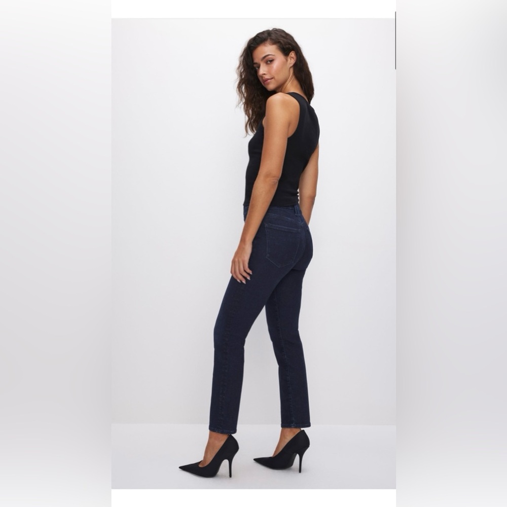 Good American Always Fits cigarette jeans in Blue224. NWT.